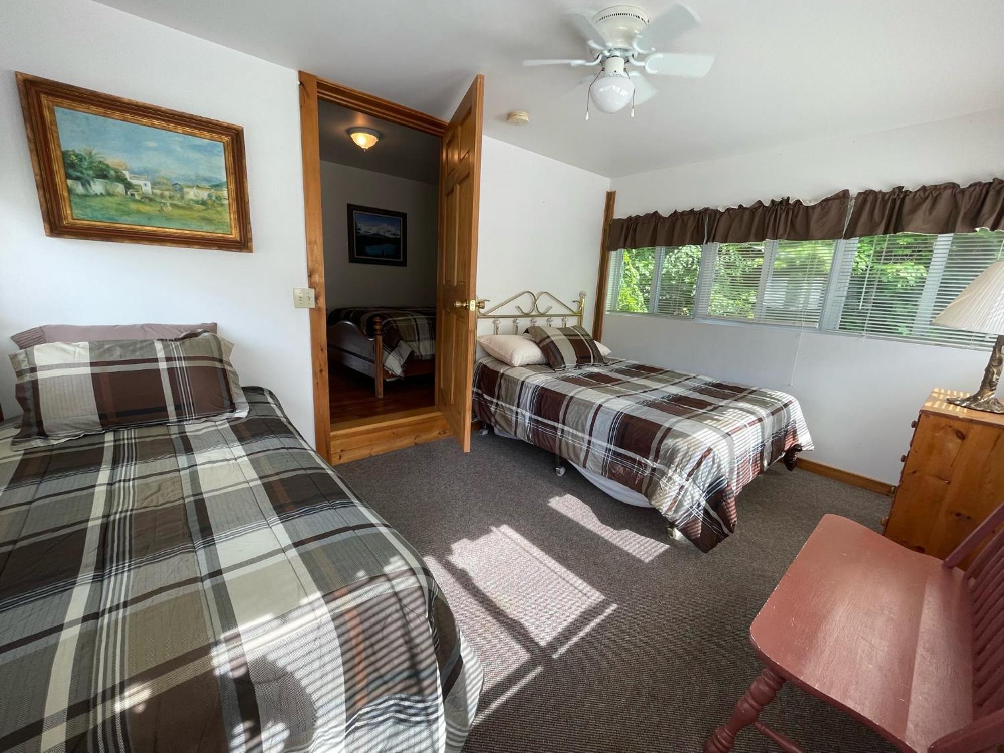Hill View Motel And Cottages Лейк Джордж Стая снимка